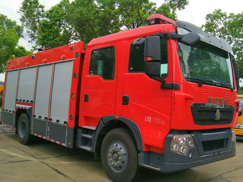豪沃泡沫消防车（5-6吨）